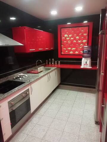 Depto amueblado p/3 personas 2500 king y sofá mat gallery image 3