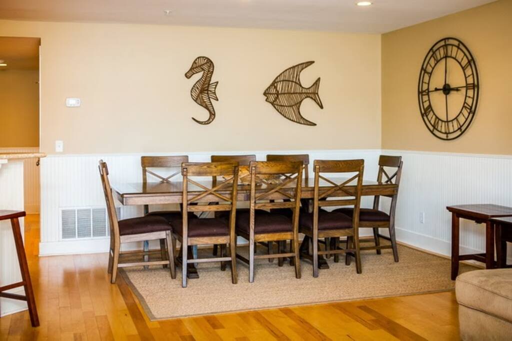 Dining area in upper unit
