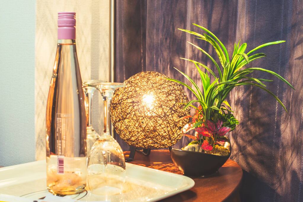 Spring only Sakura drink. We will provide you different amazings according to the season! /季節限定櫻花酒,我們為每位客人準備了日本特色小禮物!