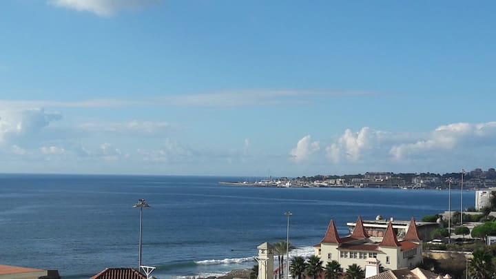 Stunning sea view beach apartment-Estoril, Lisbon