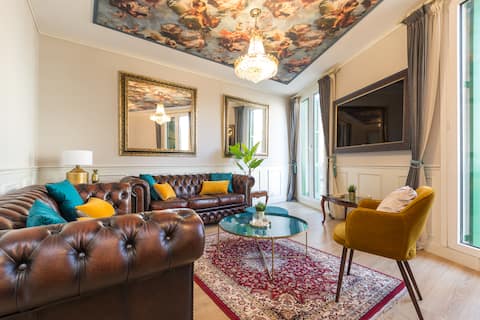 Anuncio de Airbnb popular: ★ELEGANT 3 BD Sagrada Familia/Air Conditioning/1Go Wifi/SmartTV en Barcelona