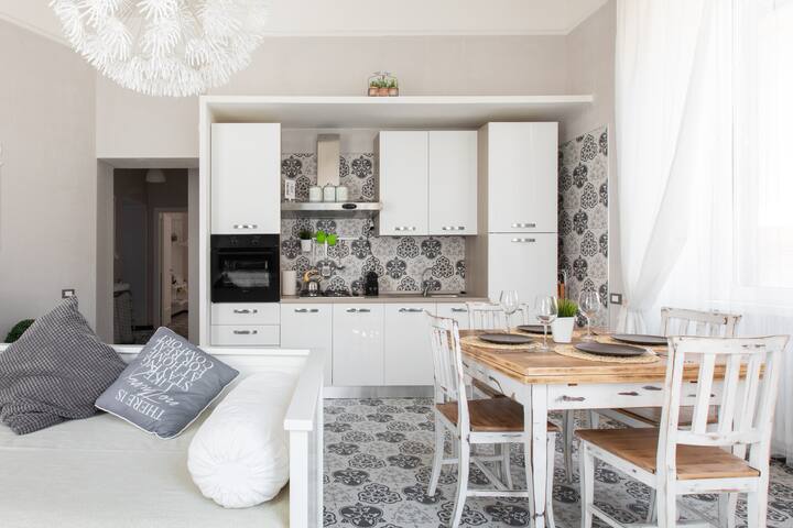 Trevi Fountain, Your Italian Holidays gallery image 2