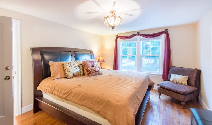 غرفة النوم الرئيسية