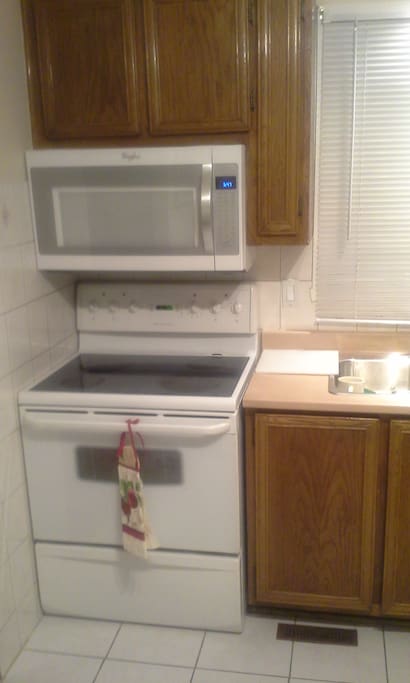 Access to bright clean kitchen