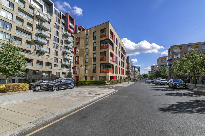 Gorgeous 3BR 3BA- O2, EXCel, 20-min Central London