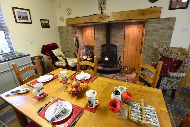 Beautiful 2 Bed Holiday Farmhouse