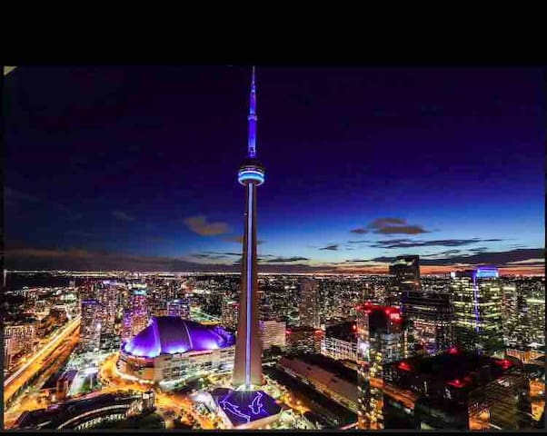 Near CN TOWER | 1 BED+LOUNGE+ BALCONY LUXURY CONDO