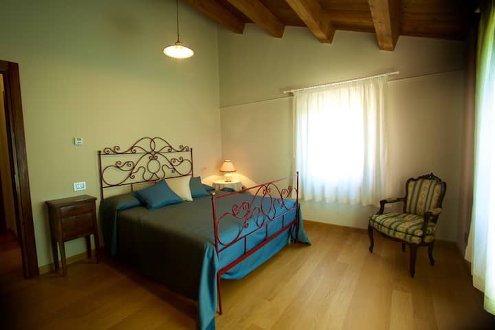 Una cama doble