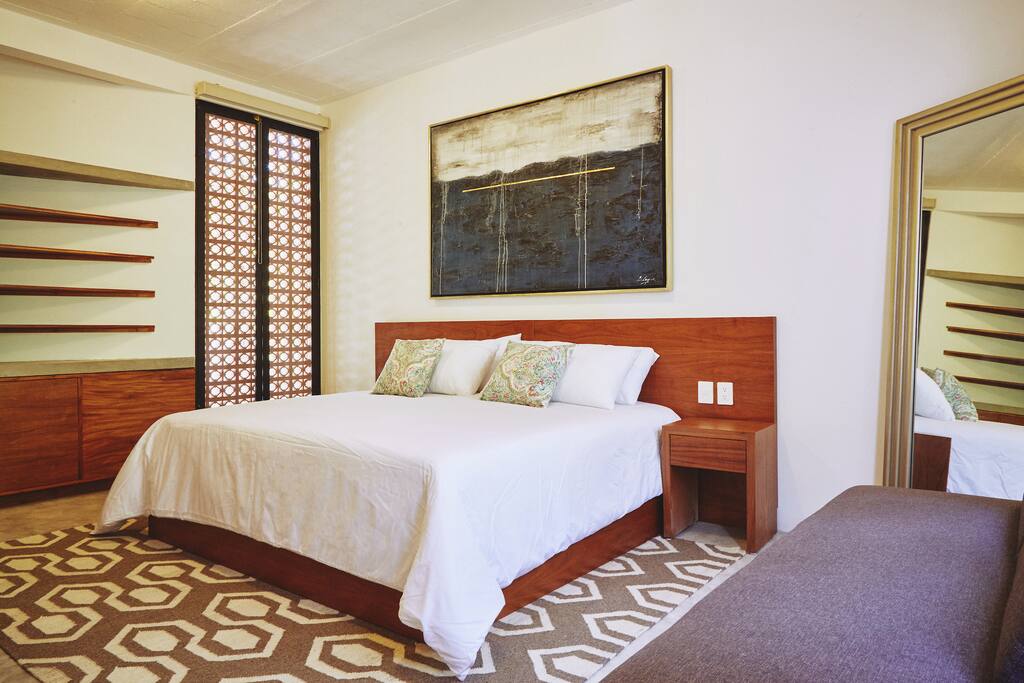 King size bed