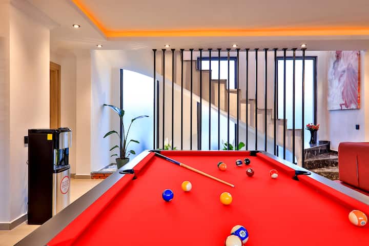 Lüks, Büyük Yüzme Havuzlu, Bilardo Masalı Villa - Türkei
