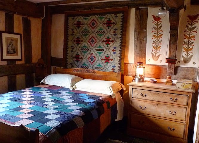 Double room in Elizabethan house