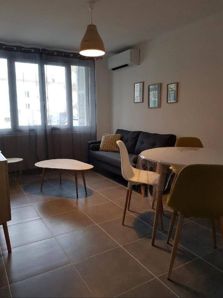 Grand Appartement Avec Parking Gratuit Sur Place - Corte