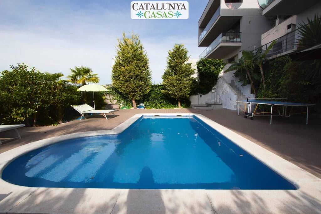 Outdoor swimming pool