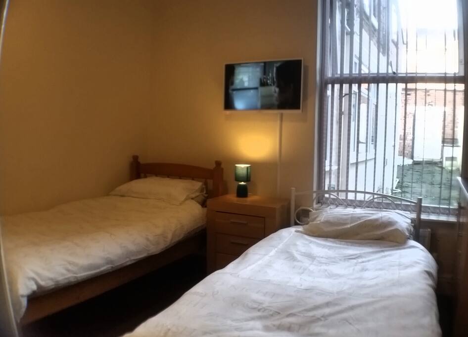 2 single beds