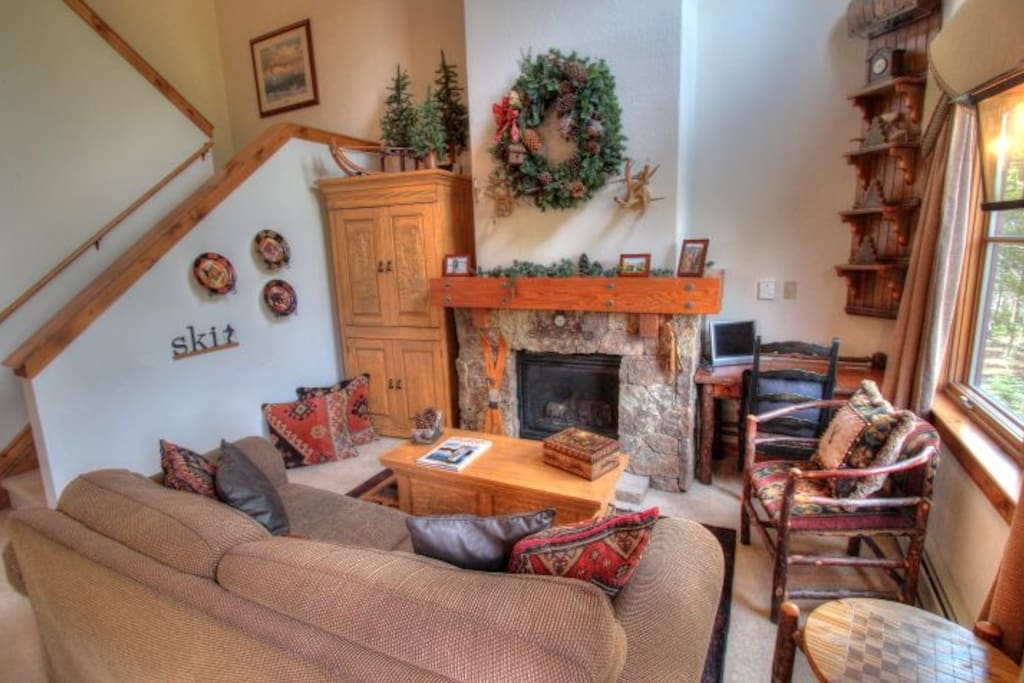 1841 Seasons Townhomes living room area