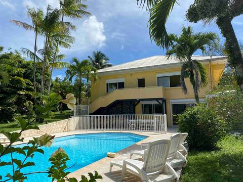 Luxury villa with pool and barbecue