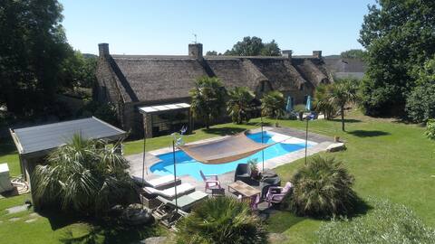 Clos du Palastre,  thatched charming cottage, Pool