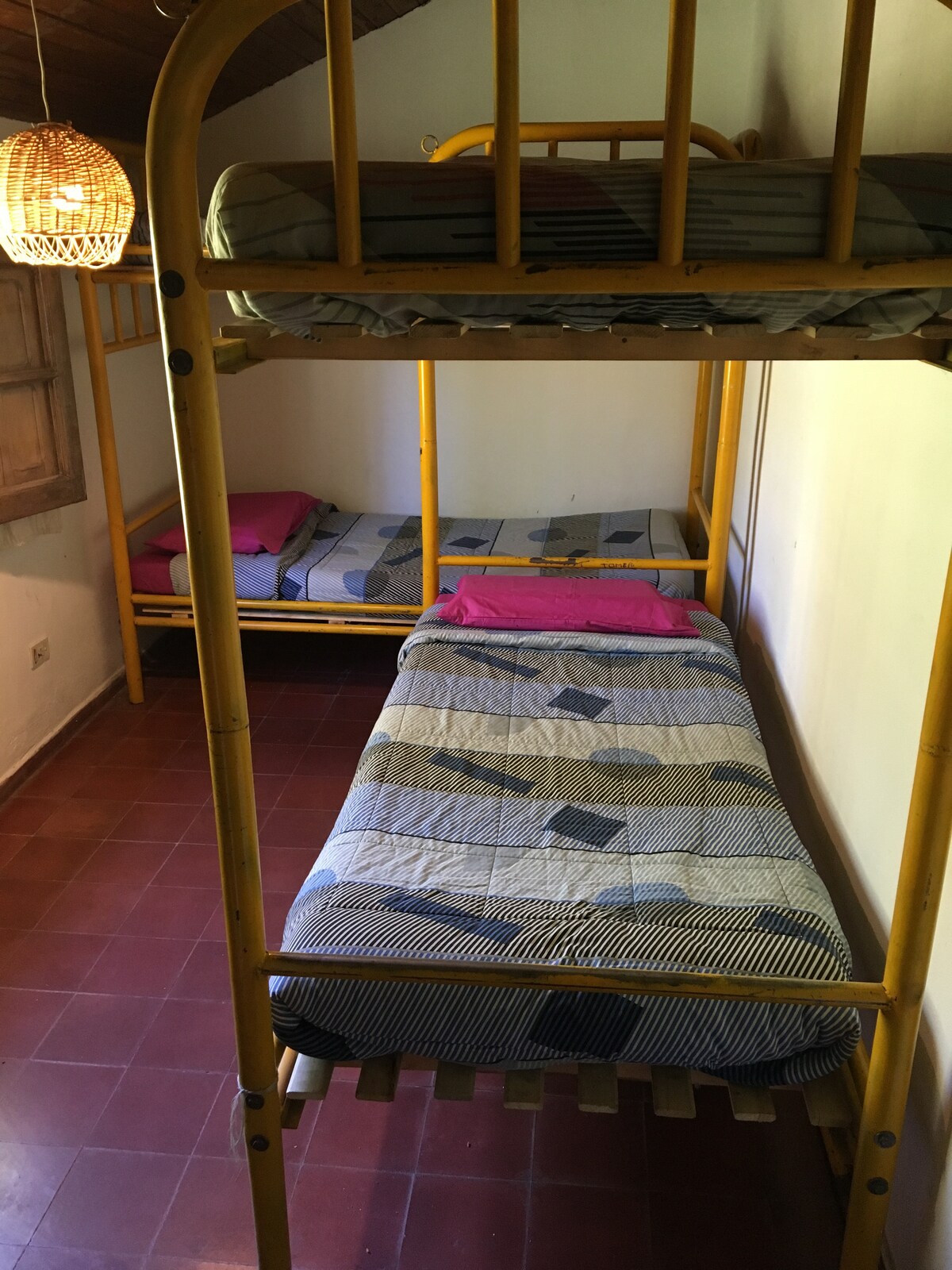 חדר שינה משני.