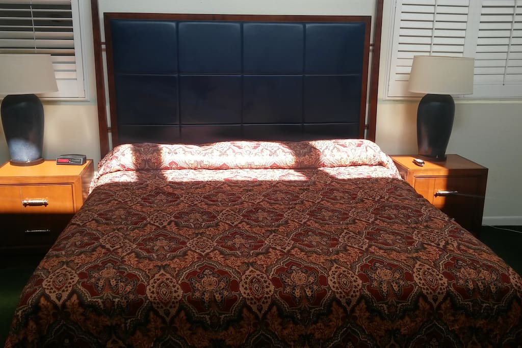 Glorious bright master bedroom with King Bedroom with in-suite bathroom