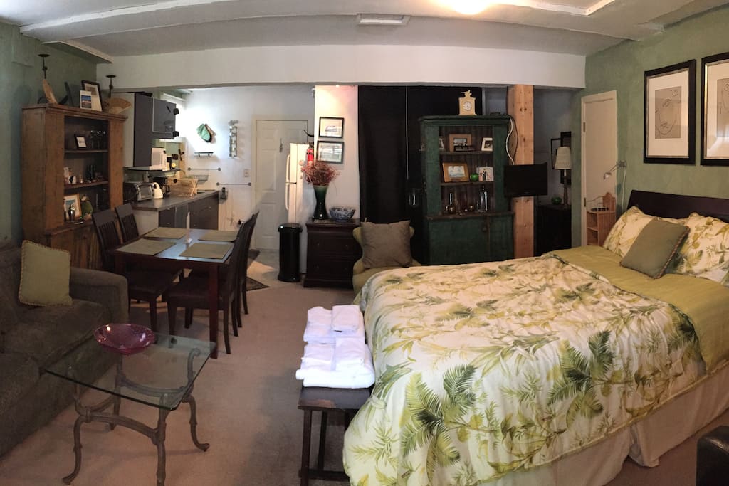 Provincetown Garden level studio Guest suites for Rent in