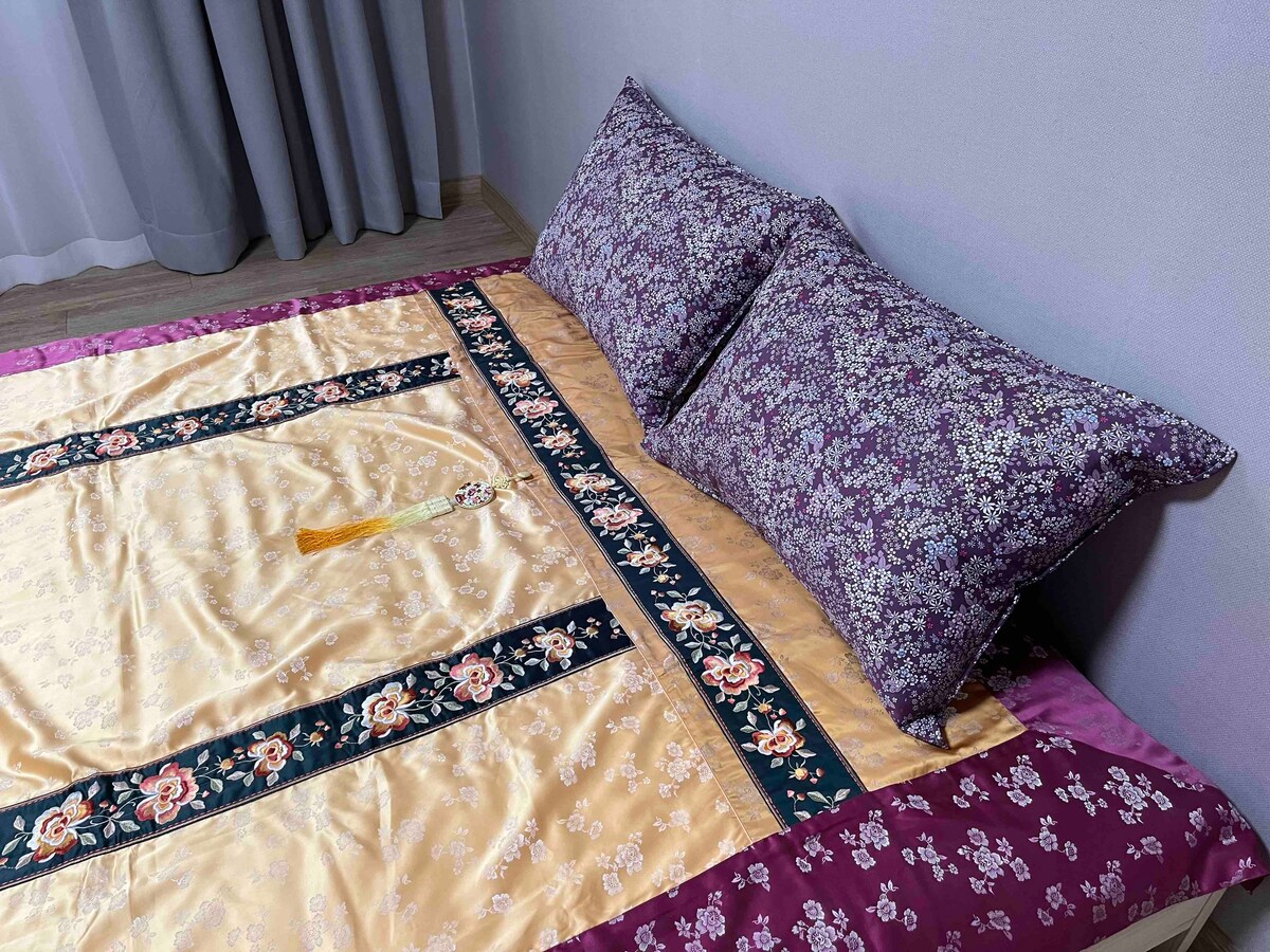 Спална соба 101: ова е постелнина само за корејски јазик.