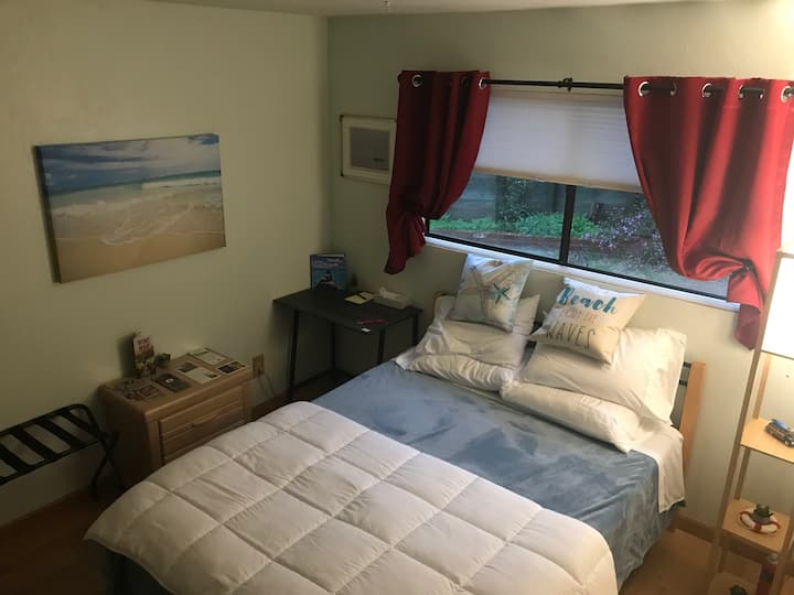 Cozy Quiet Studio, 1mi To Beach W/private Parking - 卡皮托拉