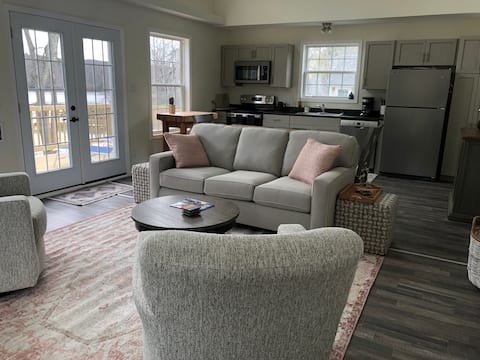 Top Airbnb: Hope Cove Chalet -Stunning Water View! in Belfast