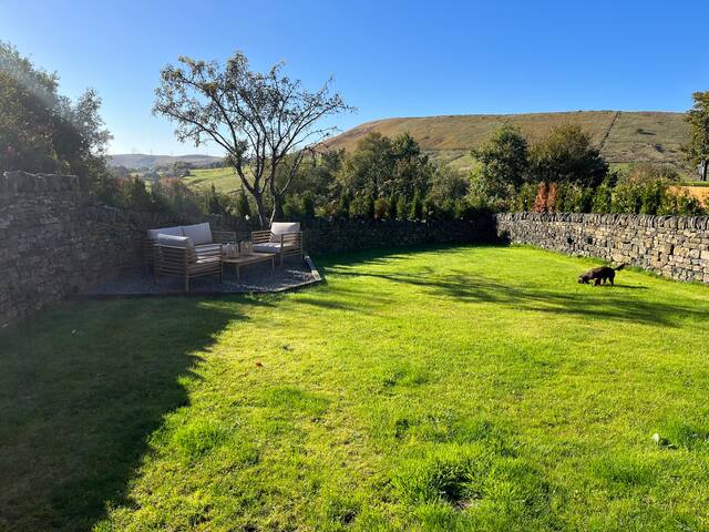 Luxury Barn in Saddleworth – Lake House gallery image 5