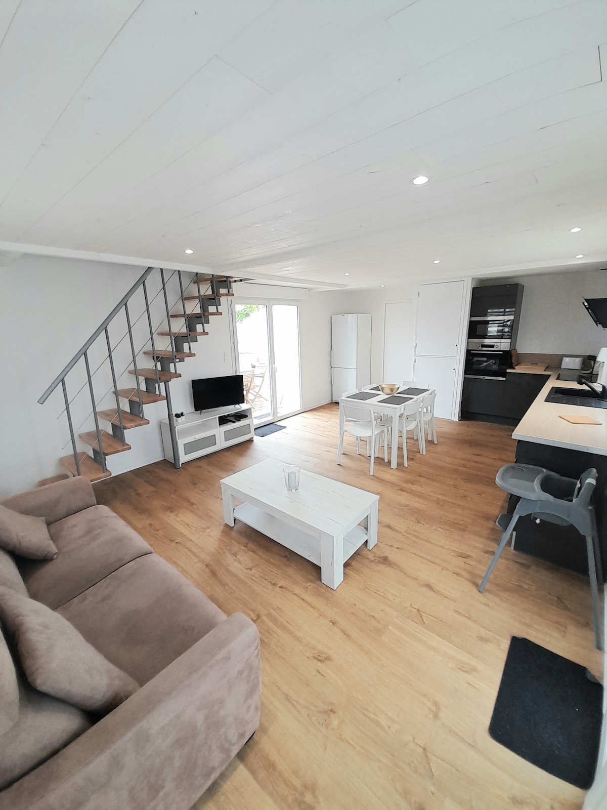 Top Airbnb: Villa for 6 people, 250 m from the beach in Saint Hilaire De Riez