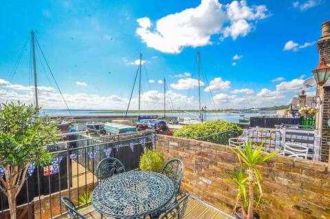 Cooper Cottage - Old Leigh Fishing Cottage