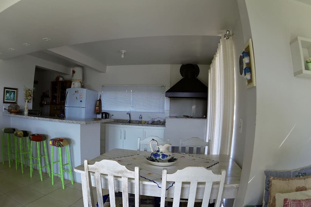cozinha americana com churrasqueira