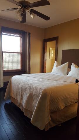 Sunny room w/priv bath Beckley Guesthouse