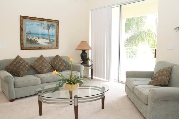 Beautiful Resort Condo near Disney