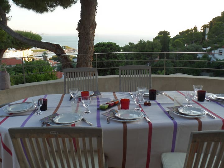 Private lot with sea view Houses for Rent in Marseille, Provence