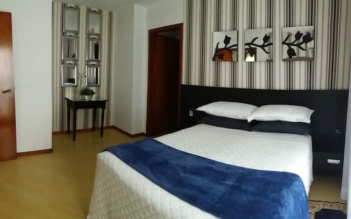 Master Suite # 1 s manželskou posteľou