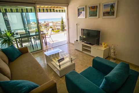 Alexander Sea View Apartment, Pool, Near the Beach