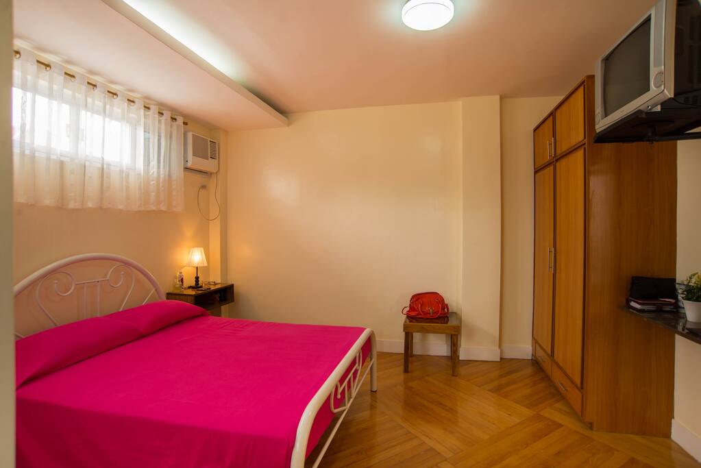 Well-lit and air-conditioned room