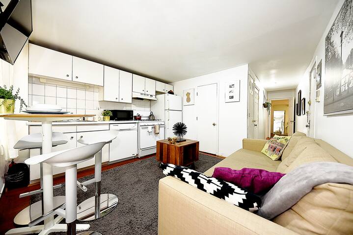 99.9% DISINFECTED☆ Apartment in heart of Manhattan gallery image 3