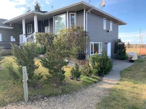4 Bedroom LARGE Lower floor Acreage south Red Deer