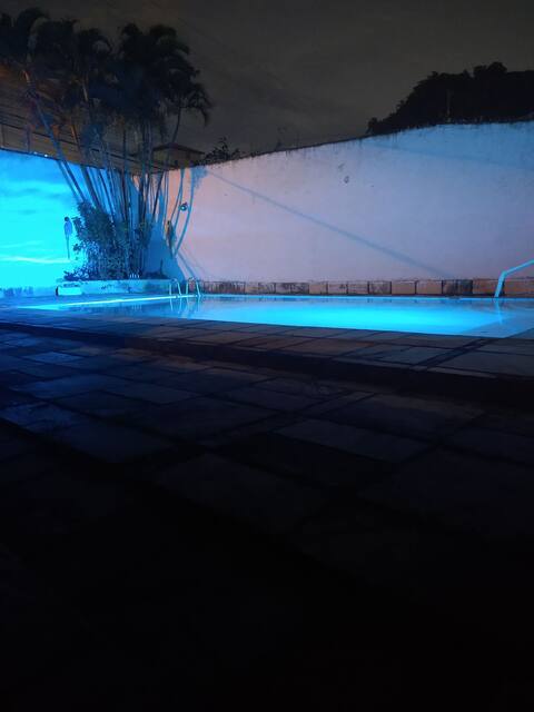 House with swimming pool, near the Lagoa