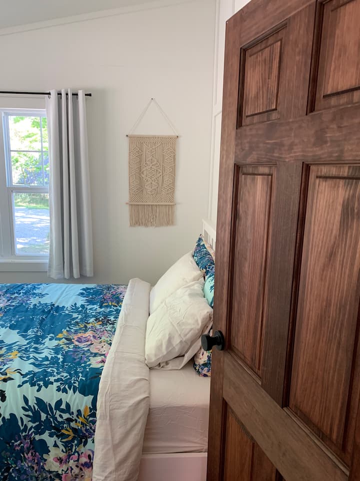 Druhá spálňa s manželskou posteľou.