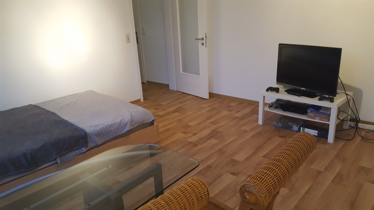 Top performing Airbnb: In 10 min to Fair / Fair Apartment Hannover in Bemerode