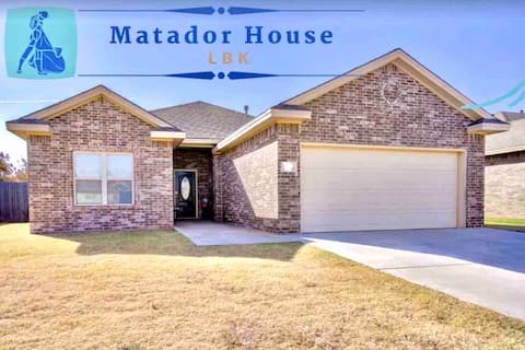 Lubbock Home Near Tech - Sleeps 16, Dogs OK