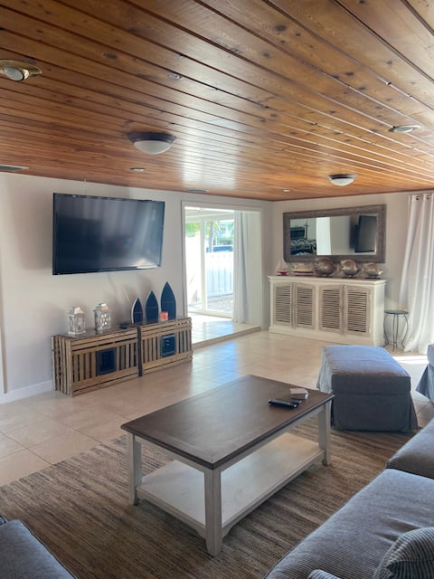 Successful Airbnb property: KCB Tiki Hut Oasis: 37.5' Dock + Cabana Club! in Key Colony Beach
