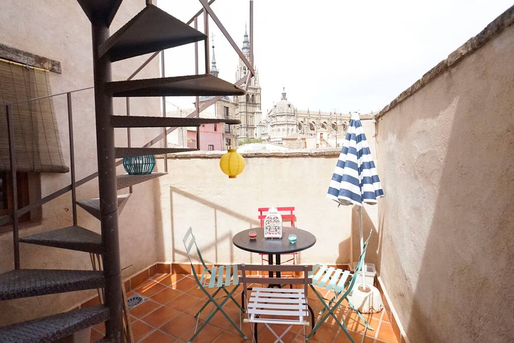 And from the other roof too,enjoy a unique breakfast with great views