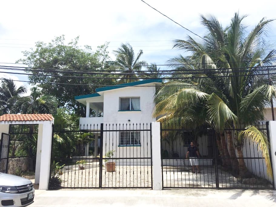 vista desde la calle de la casa