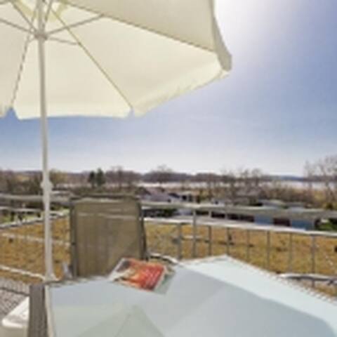 Sunny apartment with lake view over 2days on 86m2