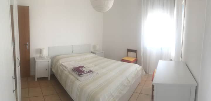 غرفة نوم بحجم كبير 