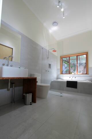 Close to everything in a quiet street in Brunswick gallery image 2