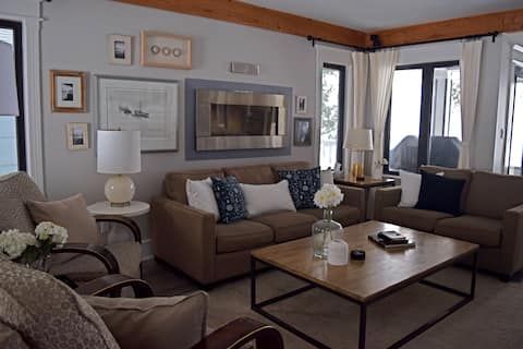 Top Airbnb: Sheltered Rest Cottage on Chesley Lake in South Bruce Peninsula